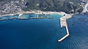 Niijima Port Passenger Waiting Placeの写真